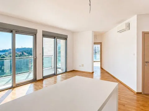 Sale, two bedroom apartment, 87m², Bečići, Budva - image 5
