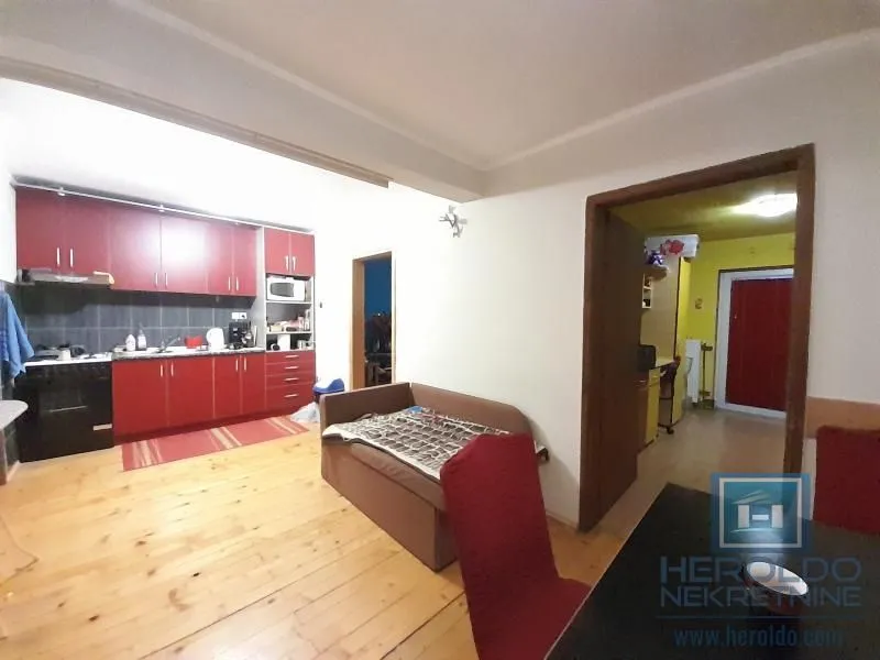 Prodaja, kuća, 310m², Tavrića obori, Jagodina