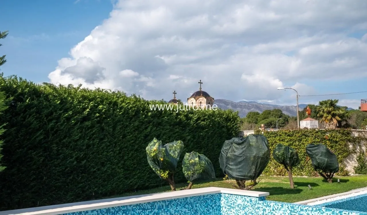 Prodaja, dvosoban stan, 103m², Centar, Tivat
