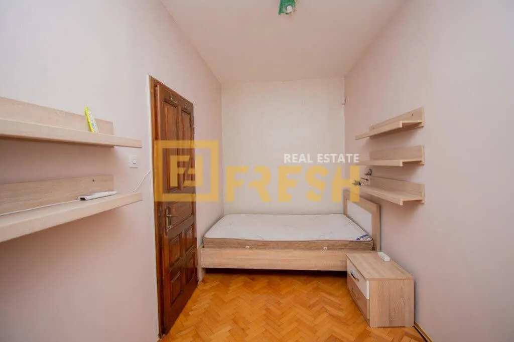 Rent, house, 200m², Konik, Podgorica