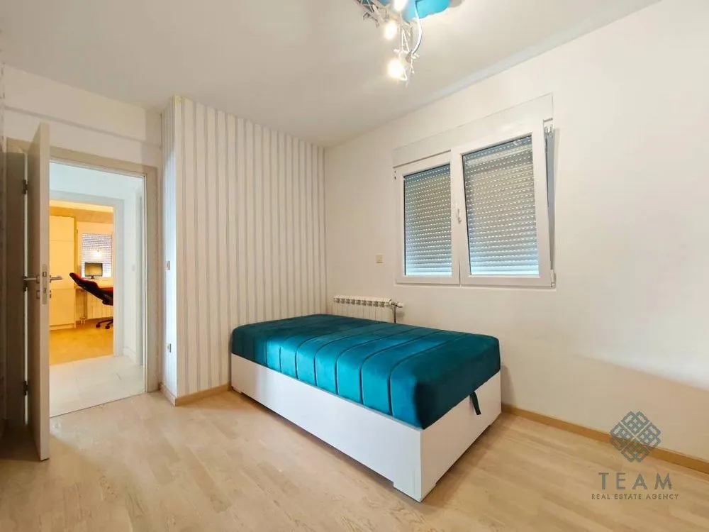 Sale, four bedroom apartment, 199m², Lazi, Budva