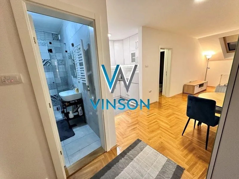 Izdavanje, dvosoban stan, 52m², Centar, Novi Sad