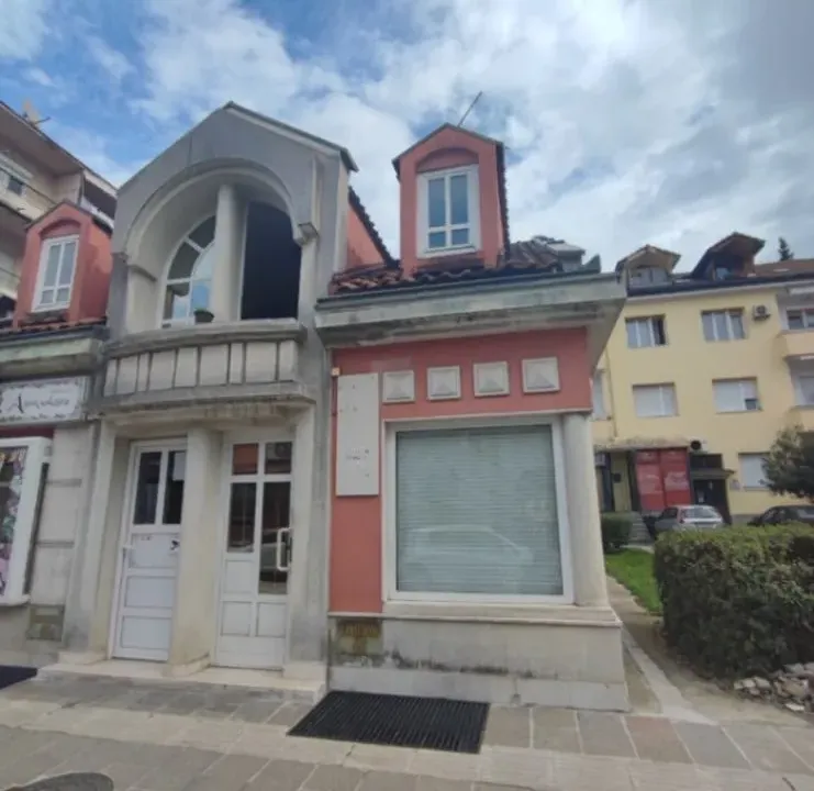 Izdavanje, poslovni prostor, 70m², Centar, Podgorica