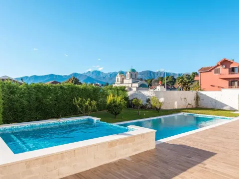 Prodaja, dvosoban stan, 103m², Centar, Tivat - image 2