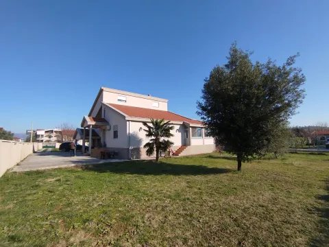 Izdavanje, kuća, 375m², Donja Gorica, Podgorica - image 3