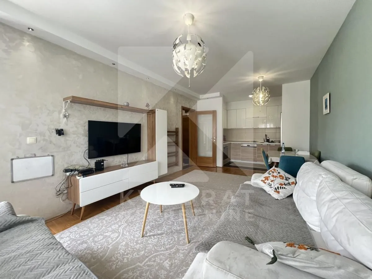 Izdavanje, dvosoban stan, 71m², Tuški Put, Podgorica