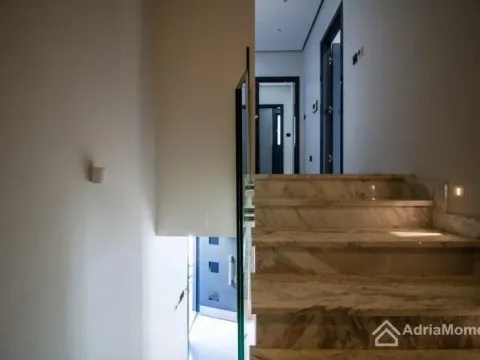 Sale, house, 331m², Centar, Budva - image 9