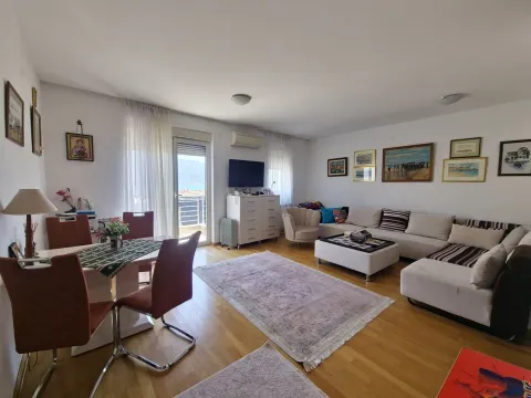 Rent, three bedroom apartment, 89m², Budva, Crna Gora