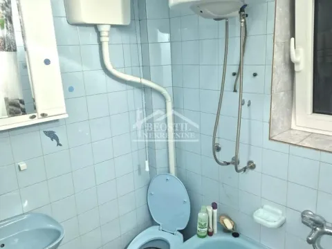 Izdavanje, četvorosoban stan, 75m², Kaludjerica, Grocka - image 7