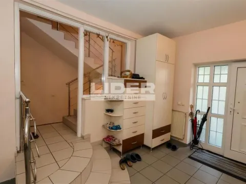 Izdavanje, kuća, 500m², Veliki Mokri Lug, Zvezdara Sve Podlokacije - image 19