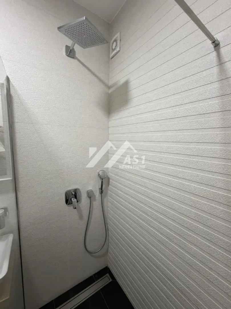 Izdavanje, trosoban stan, 57m², Novi Sad Sve Podlokacije, Novi Sad