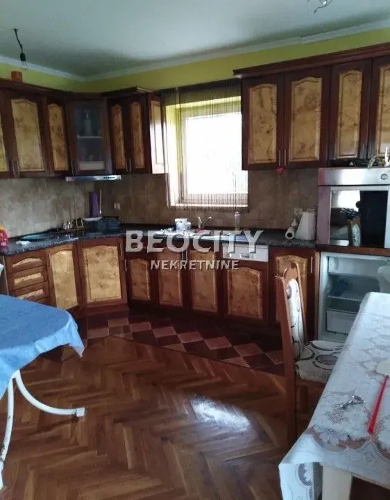 Sale, house, 250m², Klisa, Novi Sad Sve Podlokacije