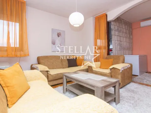 Rent, one bedroom apartment, 42m², Blok 5, Podgorica - image 2
