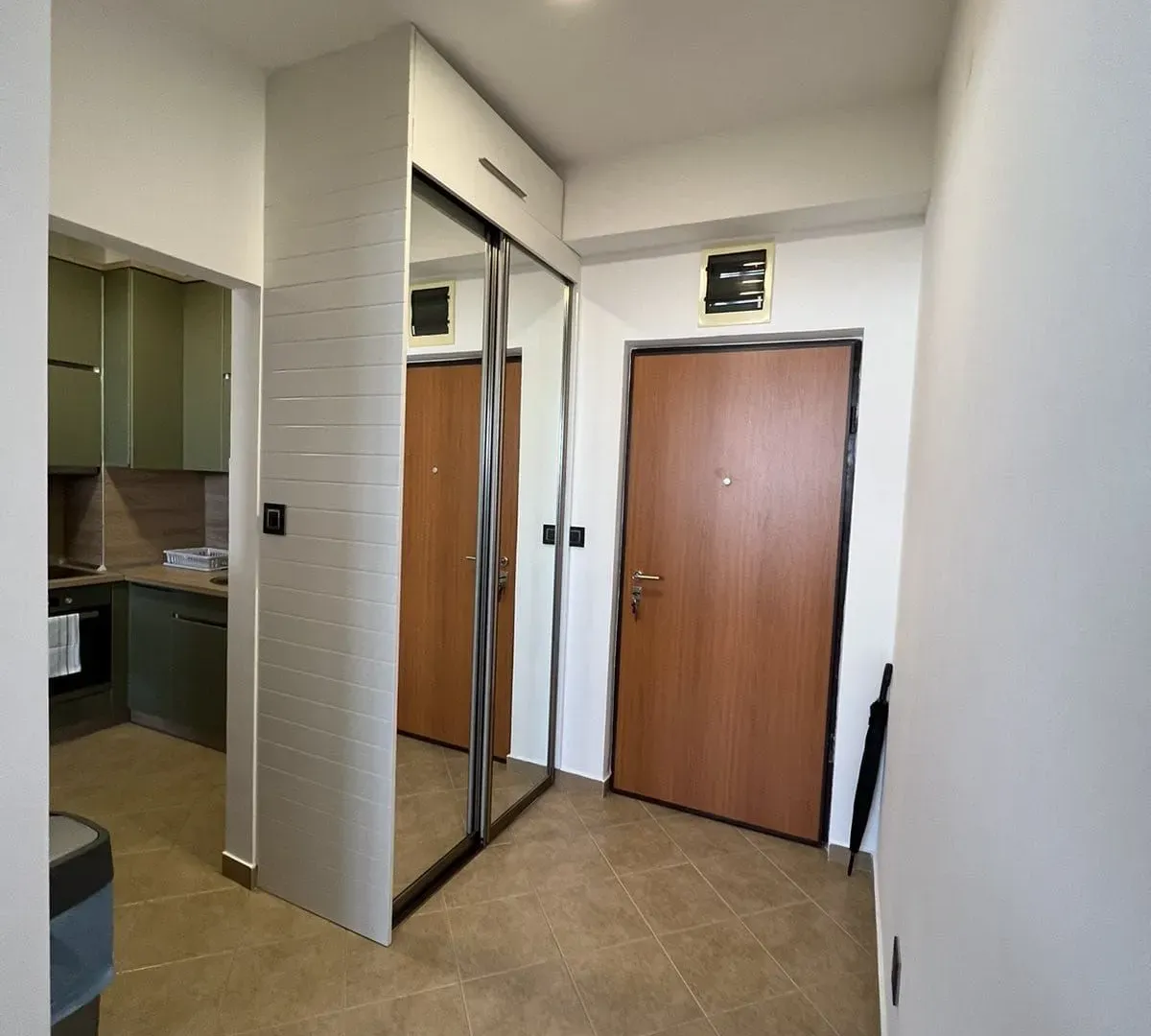 Izdavanje, jednosoban stan, 71m², Stari Aerodrom, Podgorica