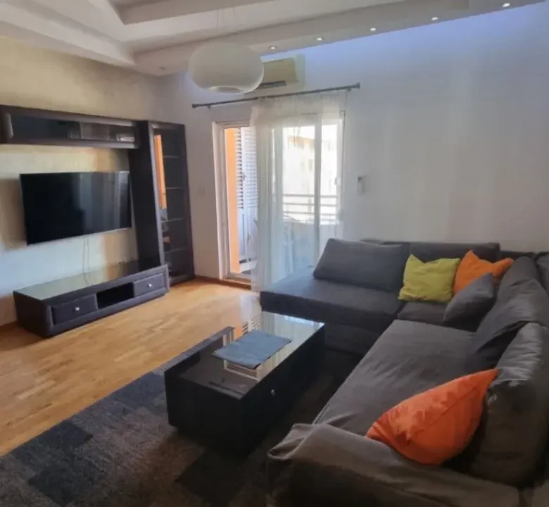 Izdavanje, dvosoban stan, 70m², City Kvart, Podgorica