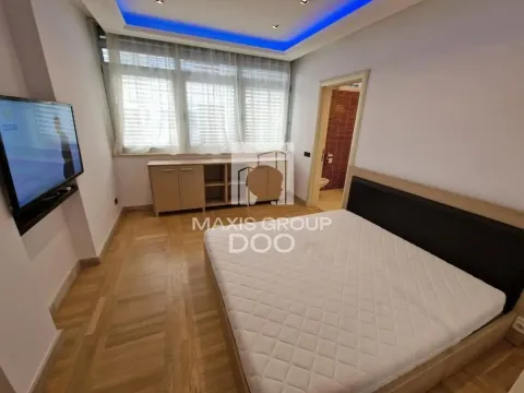 Izdavanje, četvorosoban stan, 148m², Savski Venac, Beograd - image 12