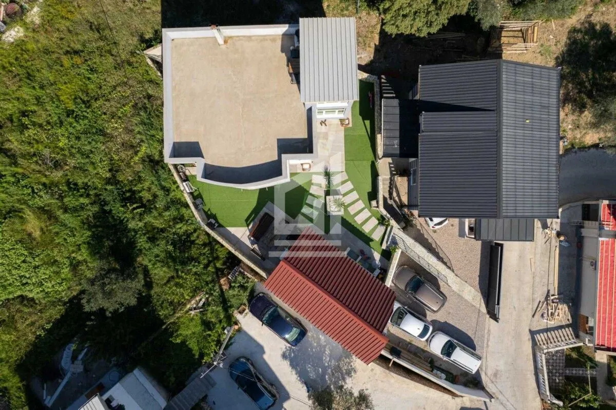 Prodaja, kuća, 220m², Bar, Crna Gora