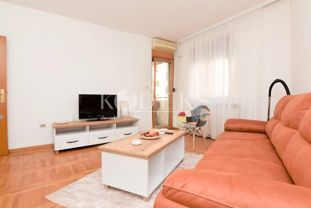 Izdavanje, jednosoban stan, 51m², Preko Morače, Podgorica