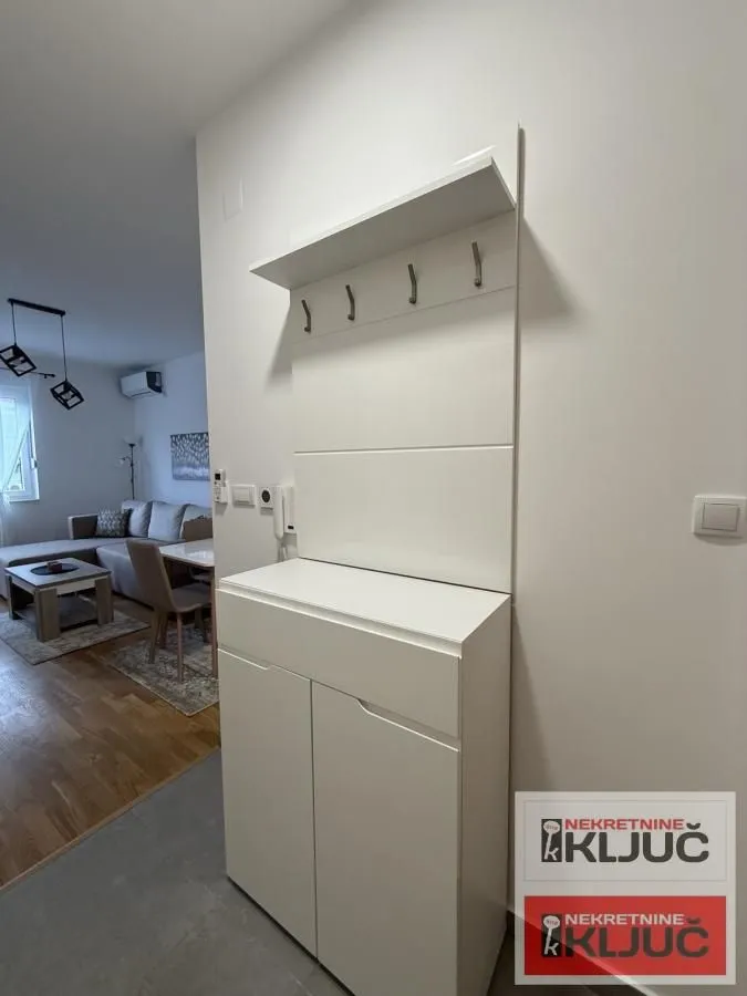 Izdavanje, jednosoban stan, 37m², Bulevar Evrope, Novi Sad Sve Podlokacije