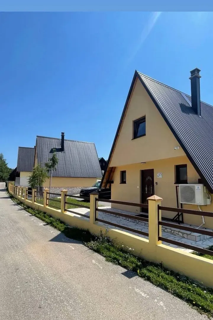 Prodaja, kuća, 218m², Motički gaj, Žabljak