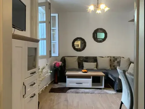 Prodaja, jednosoban stan, 48m², Stari Grad, Budva