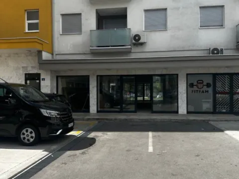 Rent, office space, 117m², Pobrežje, Podgorica - image 3