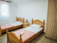 Izdavanje, trosoban stan, 100m², Gradiošnica, Tivat - image 9