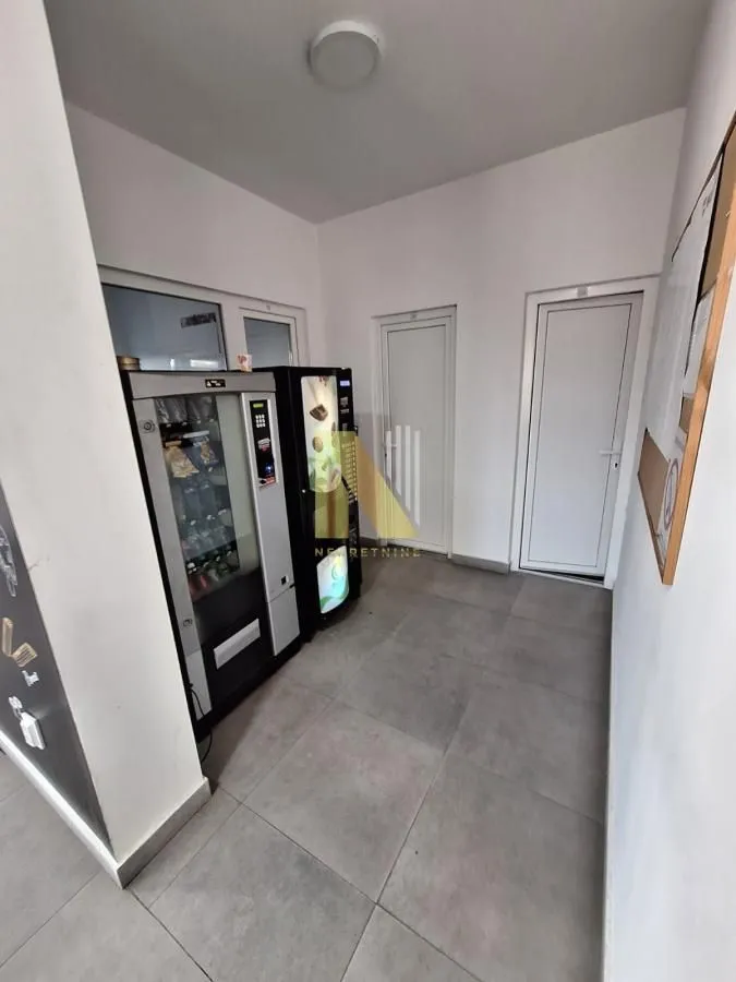 Sale, office space, 1252m², Stara Pazova, Srbija