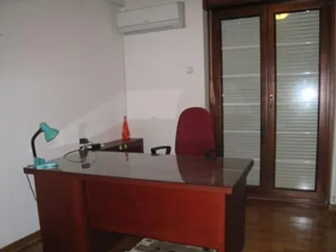 Izdavanje, četvorosoban stan, 136m², Savski Venac, Beograd - image 5