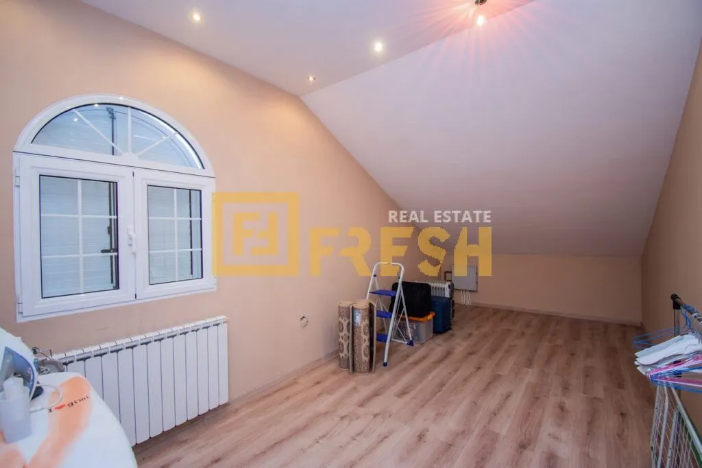 Rent, house, 140m², Dahna, Podgorica