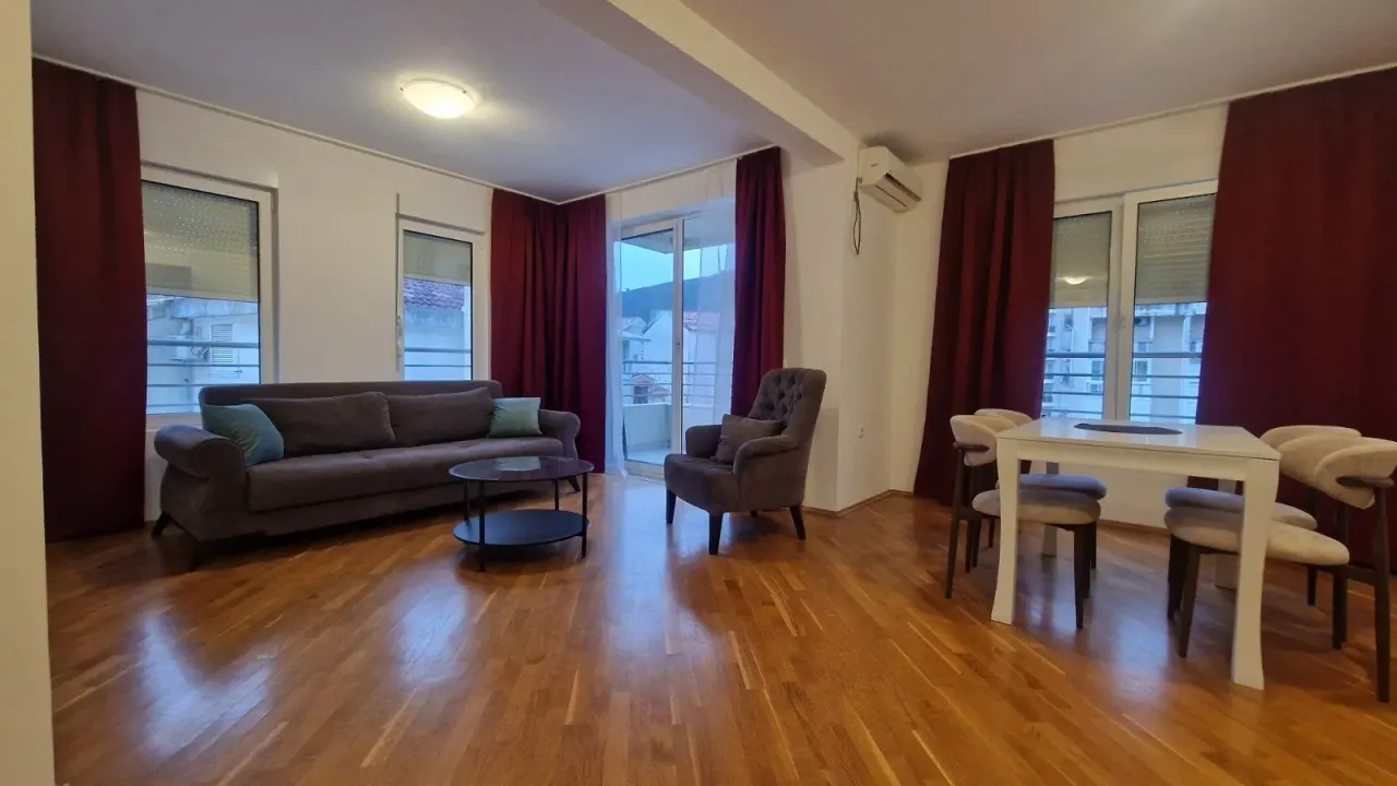 Rent, one bedroom apartment, 60m², Budva, Crna Gora