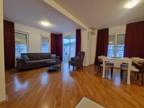 Rent, one bedroom apartment, 60m², Budva, Crna Gora - image 1