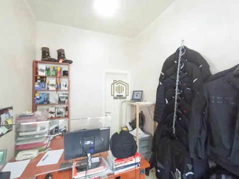 Izdavanje, poslovni prostor, 45m², Dobrota, Kotor - image 2