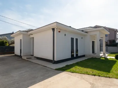 Rent, house, 160m², Dalmatinska ulica, Podgorica - image 15