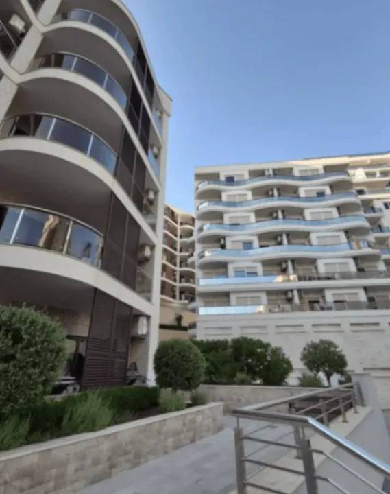 Rent, apartment, 70m², Bečići, Budva