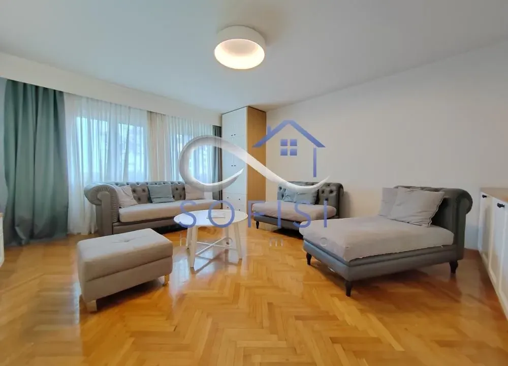 Izdavanje, četvorosoban stan, 100m², Stari grad, Novi Sad