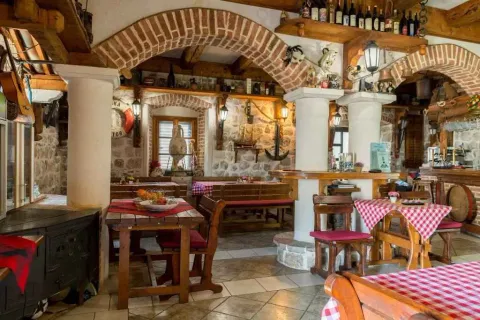 Prodaja, kuća, 355m², Prčanj, Kotor - image 28