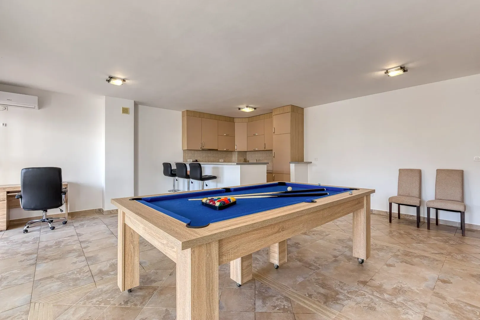 Rent, two bedroom apartment, 120m², Lazi, Budva