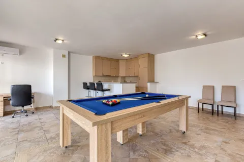 Rent, two bedroom apartment, 120m², Lazi, Budva - image 2