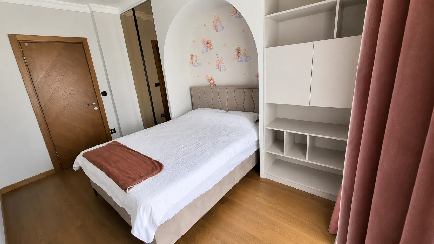 Izdavanje, dvosoban stan, 70m², Ljubović, Podgorica