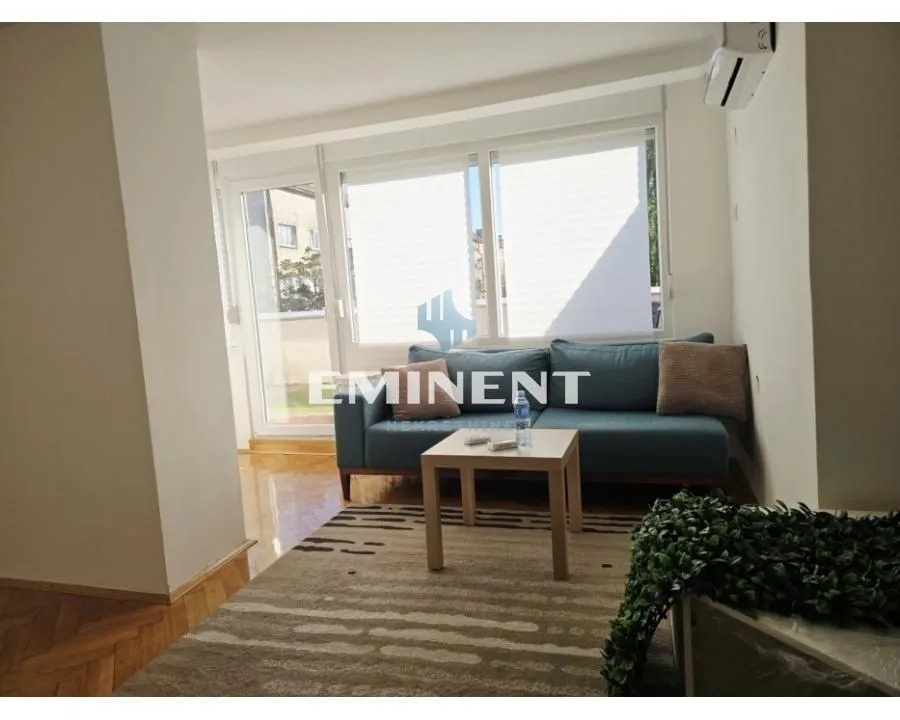 Izdavanje, trosoban stan, 90m², Stari Grad, Beograd