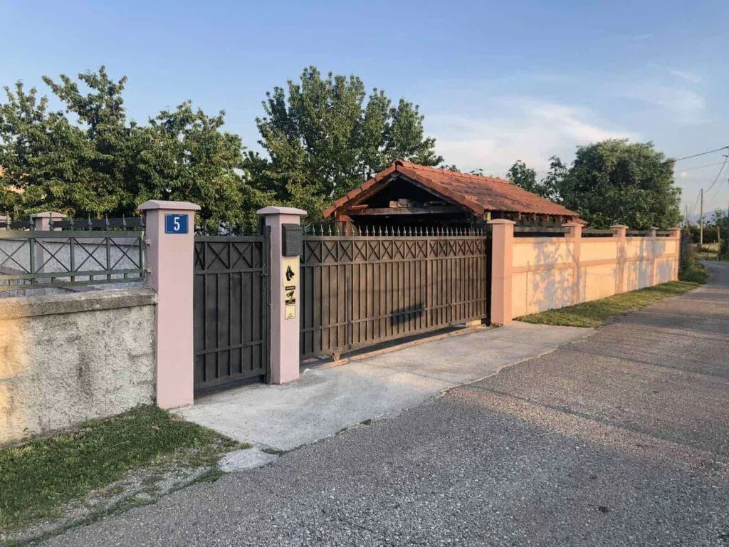 Izdavanje, kuća, 350m², Donji Kokoti, Podgorica