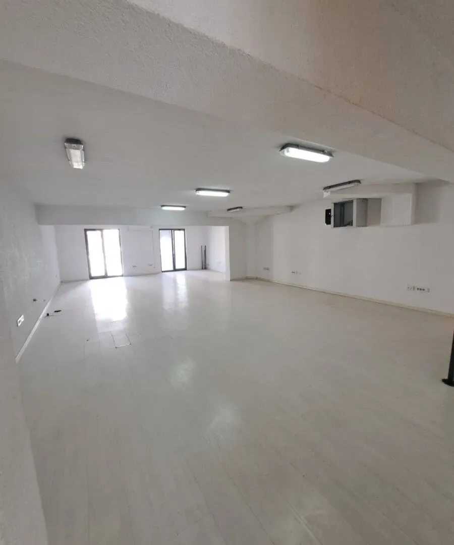 Rent, office space, 162m², Krivi Most, Podgorica