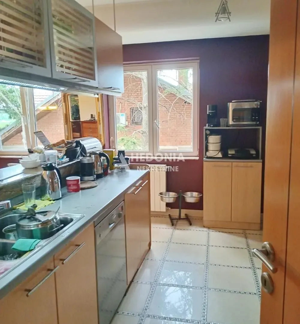 Sale, apartment, 217m², Banjica, Voždovac Sve Podlokacije