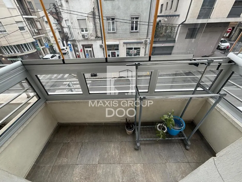 Izdavanje, trosoban stan, 81m², Čubura, Beograd