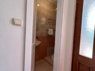 Rent, house, 200m², Tološi, Podgorica - image 11