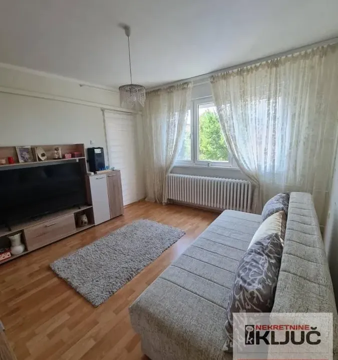 Prodaja, dvosoban stan, 56m², Železnička Stanica, Novi Sad Sve Podlokacije
