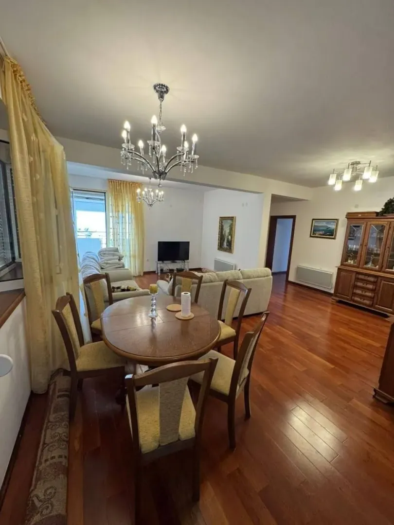 Prodaja, dvosoban stan, 100m², Centar, Bar