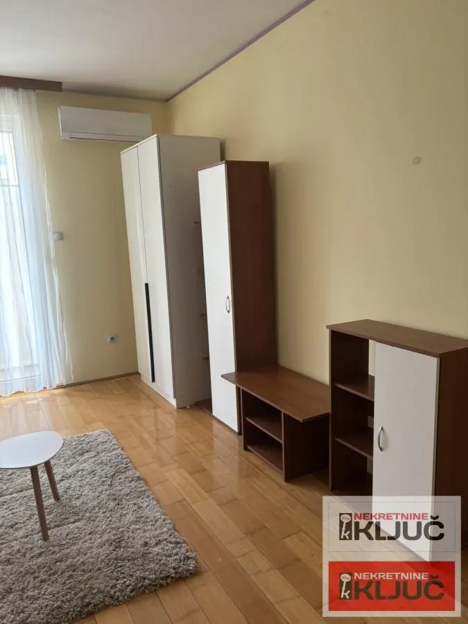 Izdavanje, garsonjera, 31m², Rotkvarija, Novi Sad Sve Podlokacije