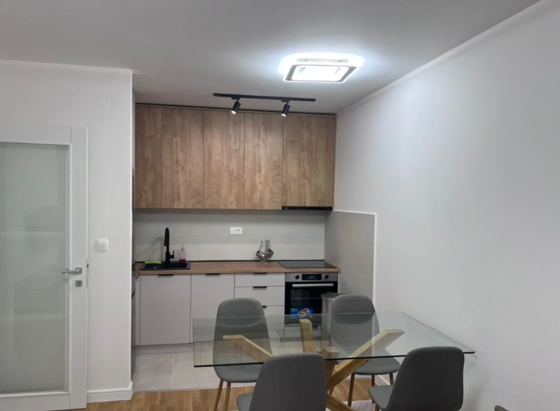 Izdavanje, jednosoban stan, 45m2, Pobrežje, Podgorica